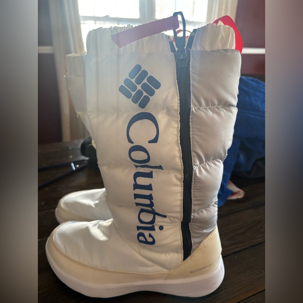 Gently worn Columbia waterproof winter boots 
Size 7